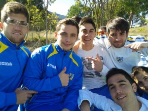 Dereck, protagonista con su gol, junto con algunos compañeros.