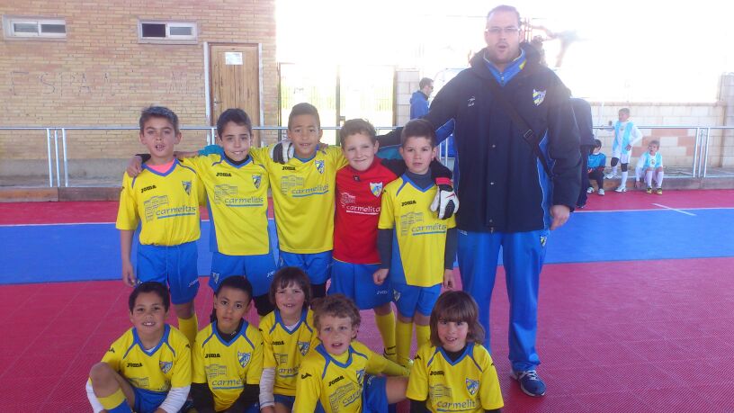 Formación del C.D. Vedruna Prebenjamín este último fin de semana.
