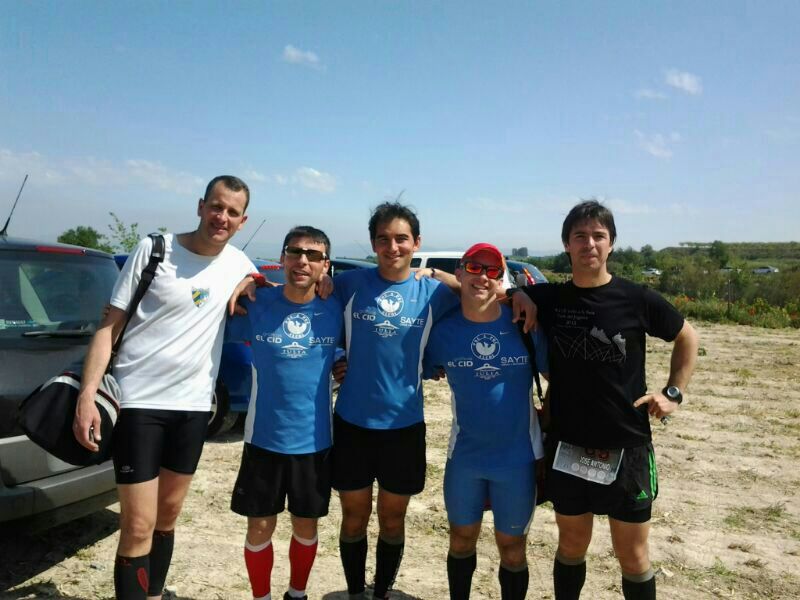 Alberto, a la izquierda del todo, junto a compañeros de otros equipos.