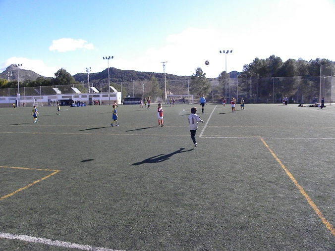 Saque de puerta de Dani Giner, portero del Infantil en la tarde de hoy.