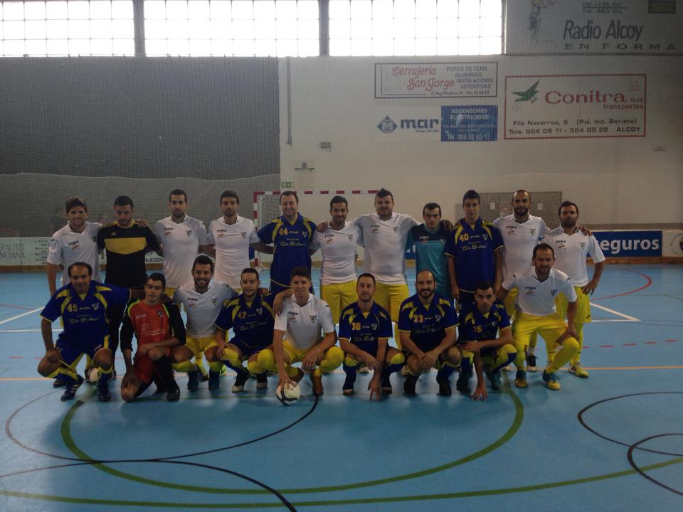 Los dos equipos de Fútbol Sala senior del C.D. Vedruna. 